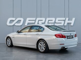 2013 BMW 5 серии 528i xDrive VI (F10/F11/F07), белый, 1370000 рублей, вид 2