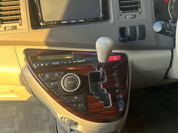 2013 Toyota ISis I Рестайлинг, серебристый, 1259000 рублей - вид 10