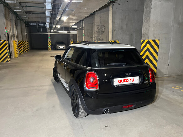 2017 Mini Hatch Cooper III (F55/F56), чёрный, 2500000 рублей - вид 3