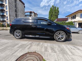 2019 Kia Carnival III, чёрный, 2850000 рублей, вид 4