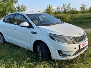 2012 Kia Rio III, белый, 620000 рублей, вид 2