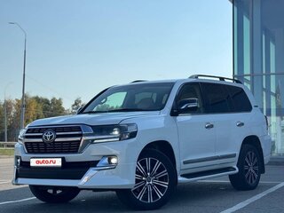 2014 Toyota Land Cruiser 200 Series Рестайлинг 1, белый, 4000000 рублей, вид 1