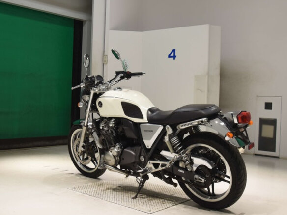 2010 Honda CB 1100, белый, 360000 рублей - вид 5