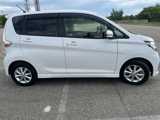 2017 Nissan Dayz I Рестайлинг, белый, 740000 рублей, вид 4