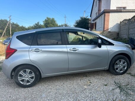2013 Nissan Note II, серебристый, 900000 рублей, вид 1