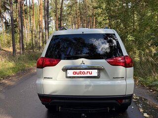2013 Mitsubishi Pajero Sport II, белый, 2300000 рублей, вид 3