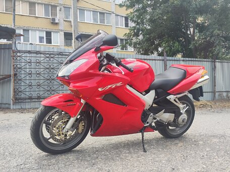 2005 Honda VFR 800, красный, 555000 рублей, вид 2