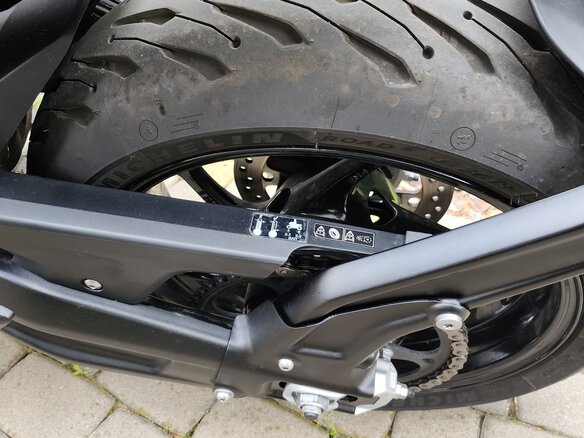 2021 Triumph Trident 660, чёрный, 790000 рублей - вид 15