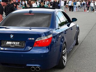 2005 BMW M5 IV (E60/E61), синий, 2700000 рублей, вид 1