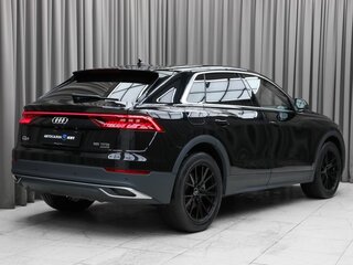 2023 Audi Q8 55 TFSI I (4M), чёрный, 9649000 рублей, вид 4