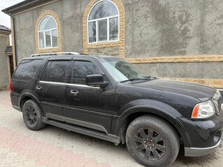 2004 Lincoln Navigator 4-speed II, чёрный, 1300000 рублей, вид 3