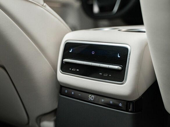 2025 Li Auto (Lixiang) L9 52.3 kWh I Рестайлинг, чёрный, 11990000 рублей - вид 15