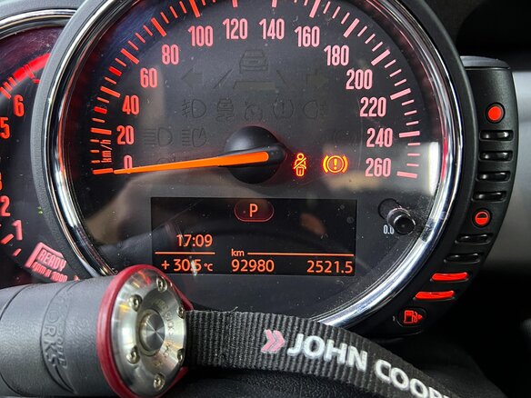 2016 Mini Hatch Cooper S III (F55/F56), серебристый, 2100000 рублей - вид 3