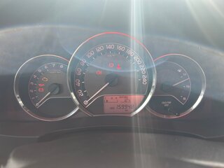 2013 Toyota Corolla XI (E160, E170, E180), серебристый, 870000 рублей, вид 4