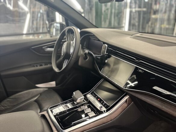 2020 Audi Q7 45 TDI II (4M) Рестайлинг, белый - вид 4