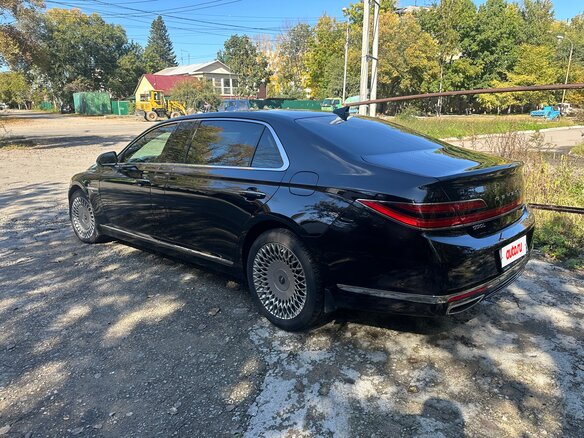 2020 Genesis G90 Limousine I Рестайлинг, чёрный, 6950000 рублей - вид 3
