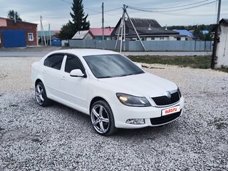 2012 Skoda Octavia II (A5) Рестайлинг, белый, 650000 рублей, вид 3
