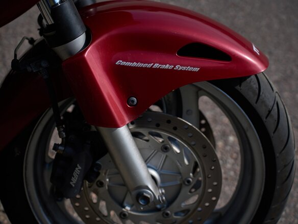 2002 Honda NT650V Deauville, красный - вид 2