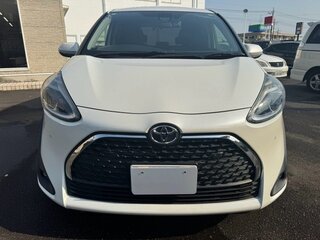 2021 Toyota Sienta II Рестайлинг, белый, 1041000 рублей, вид 2