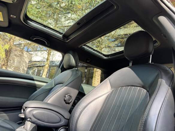 2019 Mini Hatch JCW III (F55/F56) Рестайлинг, серебристый, 3520000 рублей - вид 14