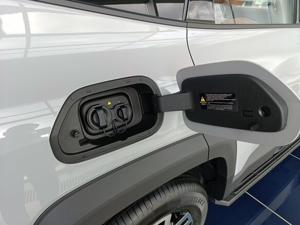 2025 Changan Deepal G318 I, серый, 5740000 рублей - вид 4