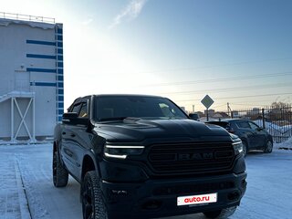 2022 Ram 1500 Crew Cab V, чёрный, 8490000 рублей, вид 3