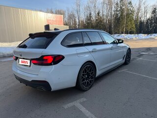 2021 BMW 5 серии 520d VII (G30/G31/G38) Рестайлинг, серый, 4200000 рублей, вид 4
