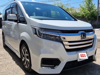 2018 Honda Stepwgn Spada V Рестайлинг, белый, 2590000 рублей, вид 2