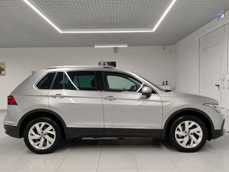 2021 Volkswagen Tiguan II Рестайлинг, серый, 2955000 рублей, вид 5