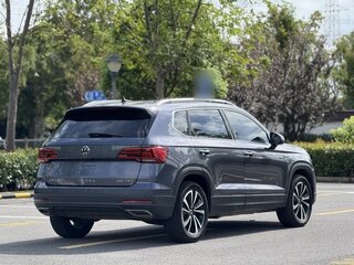 2021 Volkswagen Tharu I, серебристый, 2000000 рублей, вид 5