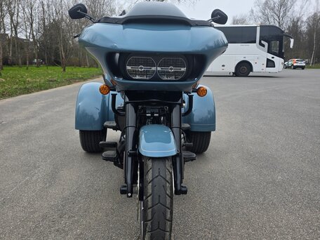 2024 Harley-Davidson Tri Glide, голубой, 4200000 рублей, вид 2