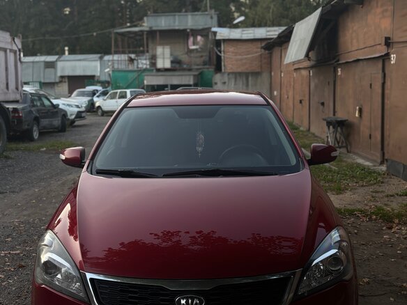 2010 Kia Ceed I Рестайлинг, красный, 600000 рублей - вид 2