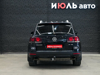 2007 Volkswagen Touareg I Рестайлинг, чёрный, 1100000 рублей, вид 5