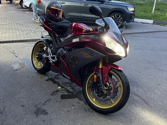 2007 Yamaha YZF-R1, красный, 700000 рублей