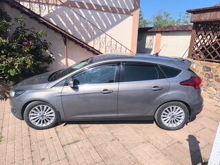 2017 Ford Focus III Рестайлинг, серый, 1300000 рублей, вид 1