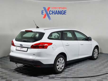2018 Ford Focus III Рестайлинг, белый, 632000 рублей, вид 4