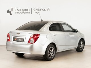 2013 Chevrolet Aveo II, серебристый, 572600 рублей, вид 3