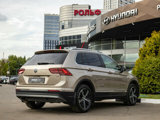 2017 Volkswagen Tiguan II, бежевый, 1973000 рублей, вид 4