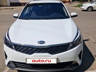 2020 Kia Rio IV Рестайлинг, белый, 1650000 рублей, вид 2