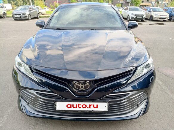 2019 Toyota Camry VIII (XV70), синий, 2300000 рублей - вид 3