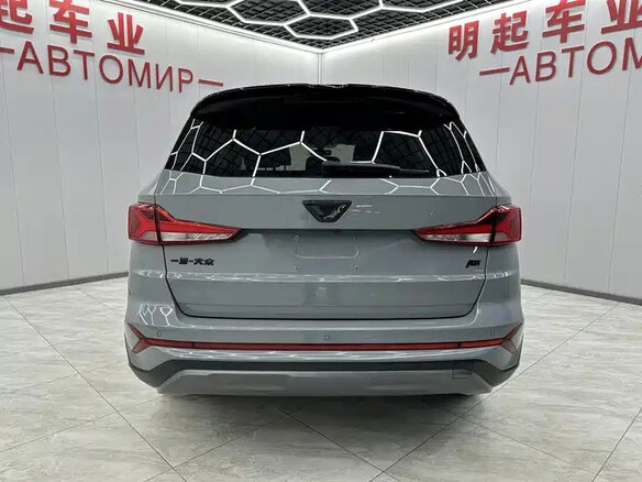 2025 Jetta VS7 I Рестайлинг 1, серый, 2355000 рублей - вид 3