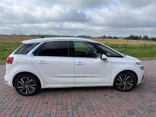 2017 Citroen C4 Picasso II Рестайлинг, белый, 1250000 рублей, вид 4
