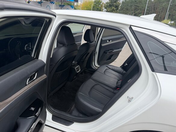 2021 Kia K5 III, белый, 1950000 рублей - вид 12