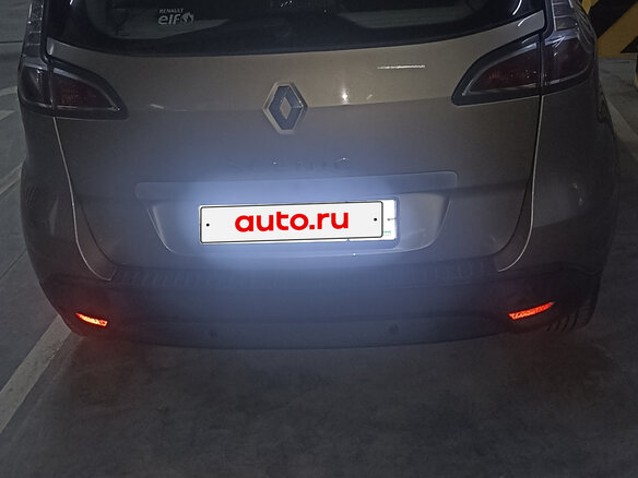 2014 Renault Scenic III Рестайлинг 2, бежевый, 900000 рублей - вид 3