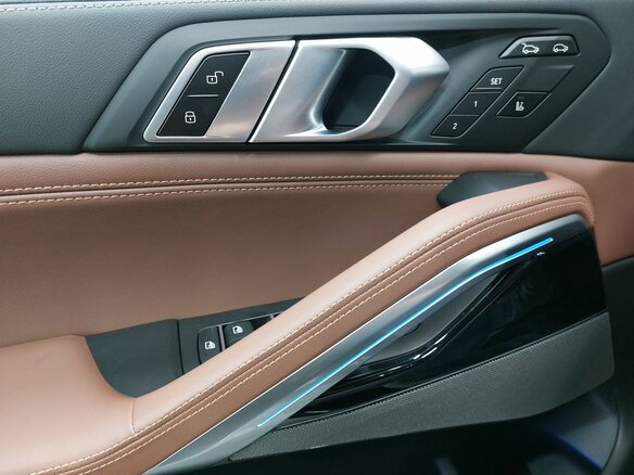 2026 BMW X6 40i III (G06) Рестайлинг, серый, 15600000 рублей - вид 18