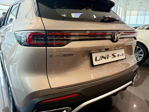 2026 Changan UNI-S I Рестайлинг, золотистый, 3149900 рублей - вид 6