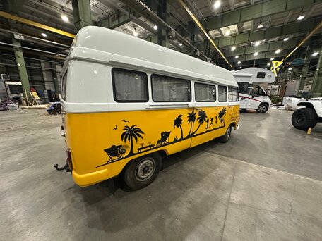 1974 Mercedes-Benz T1, жёлтый, 2500000 рублей, вид 4