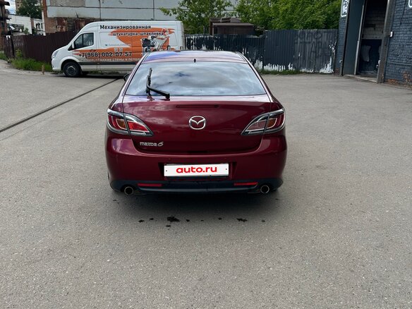 2011 Mazda 6 II (GH) Рестайлинг, красный, 800000 рублей - вид 5