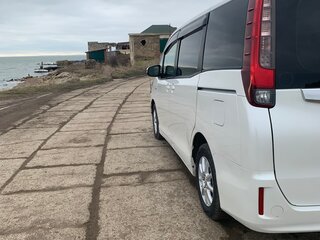 2016 Toyota Noah III (R80), белый, 1950000 рублей, вид 5