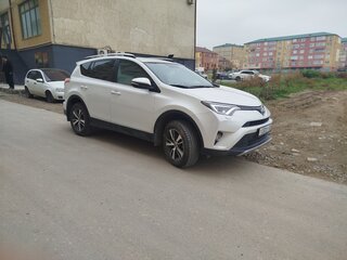 2018 Toyota RAV4 IV (XA40) Рестайлинг, белый, 2500000 рублей, вид 1